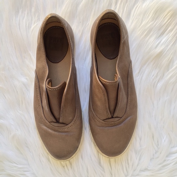frye mindy slip on